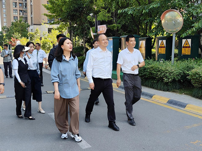 南通市崇川區常委一行調研新高城發地產項目